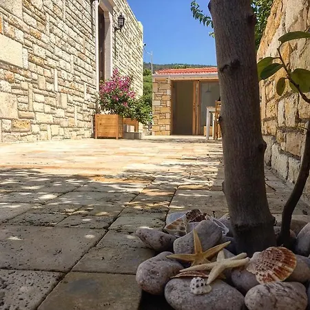Lithos Hotel